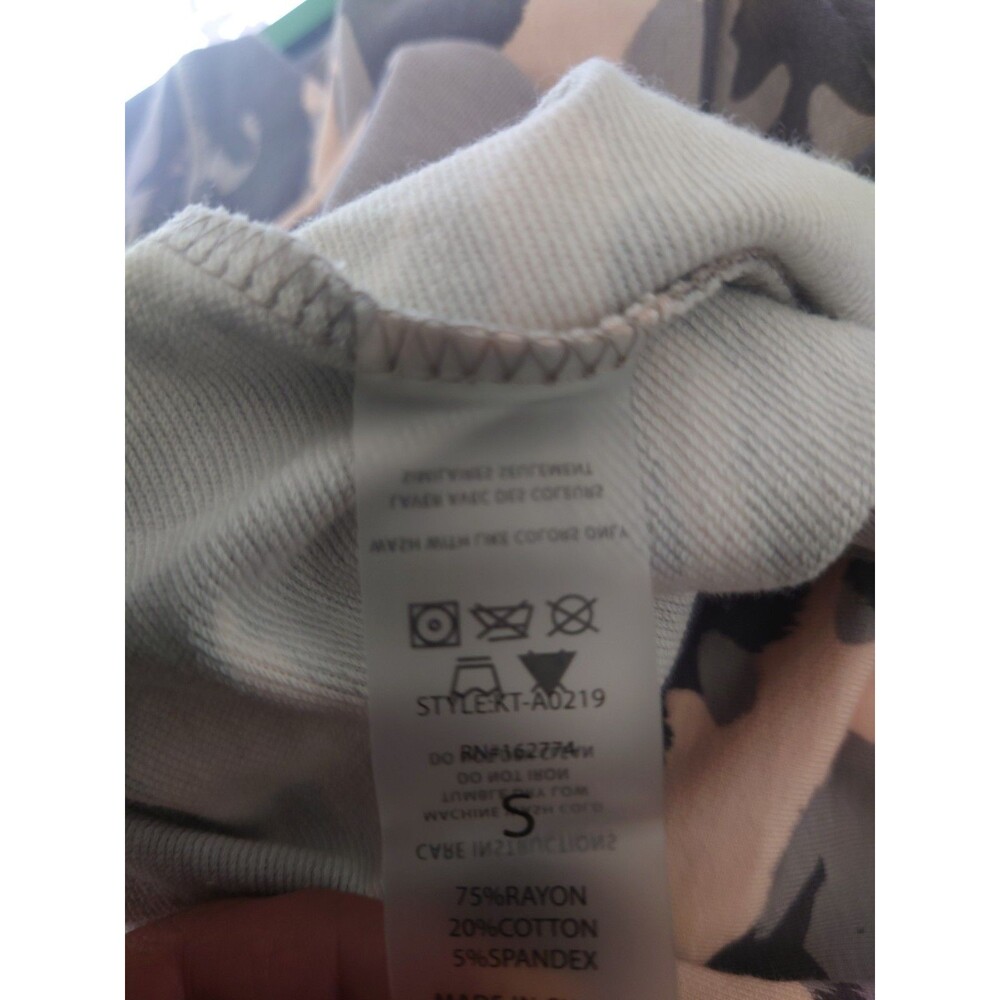 Mono B Twilight Camo Long Sleeve Top Buttery Soft Spandex Cotton Blend S Stretch - Picture 4 of 5